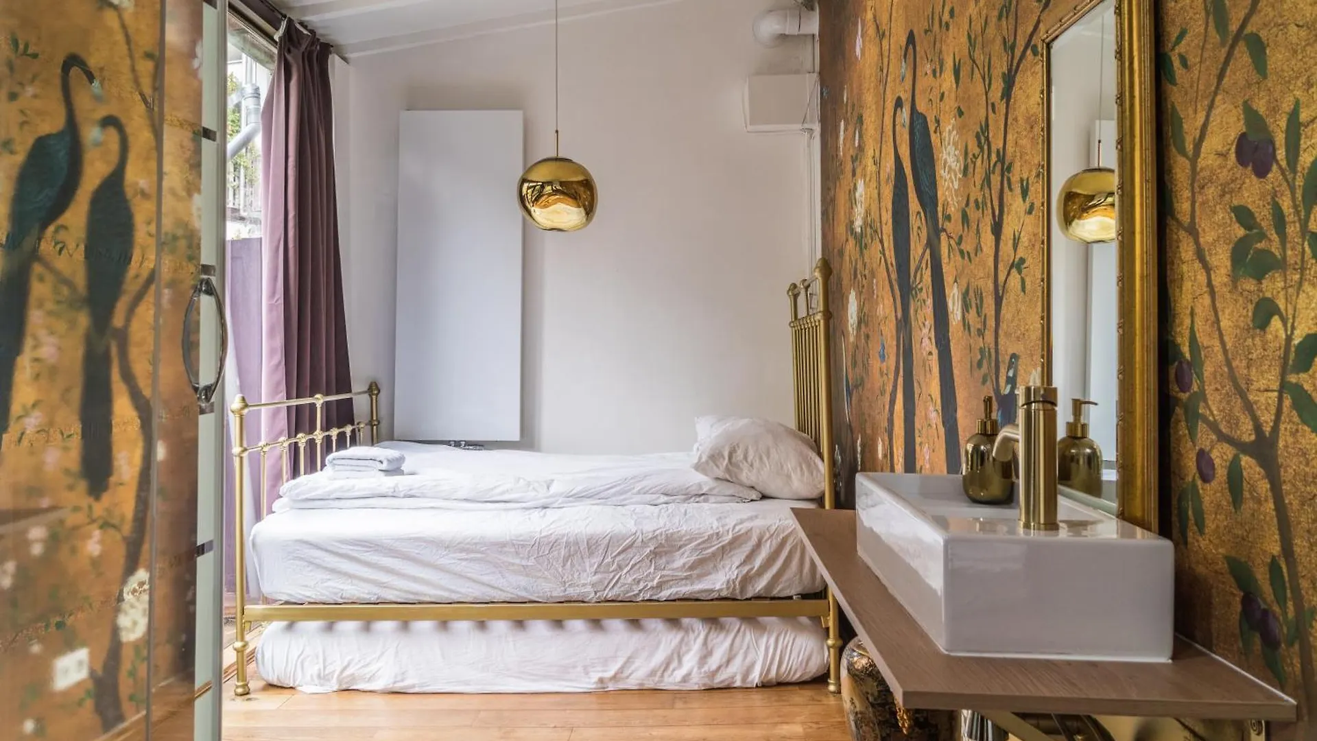 Couette-café Beautiful Apartment With Asian Style Bedroom Near Rai & Center Amsterdam